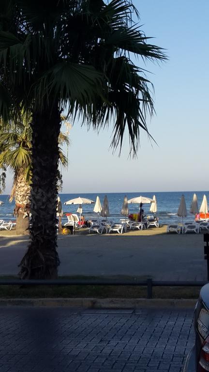La C Mer Lárnaca Exterior foto